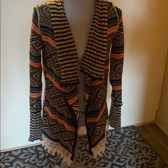 BEAUTIFUL Gimmicks cardigan 🌞 - Picture 2 of 5